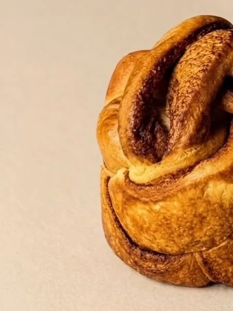 بريوش القرفة المورّق